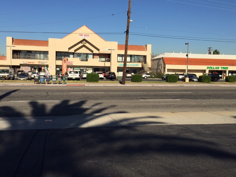 9409-9425 Telegraph Rd, Pico Rivera, CA à louer - Photo de l’immeuble – Image 2 sur 2
