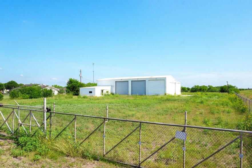 522 E Austin St, Robstown, TX à vendre - Photo de l’immeuble – Image 1 sur 4