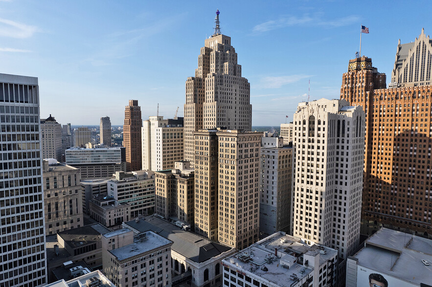 645 Griswold St, Detroit, MI à louer - Photo de l’immeuble – Image 1 sur 36