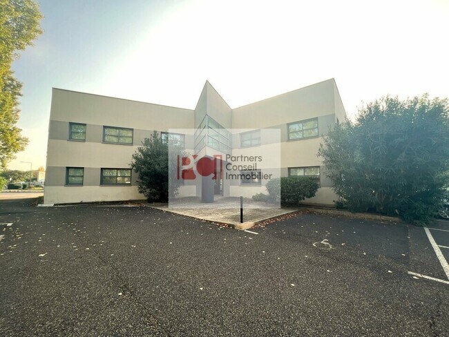 Plus de détails pour Bureau à louer