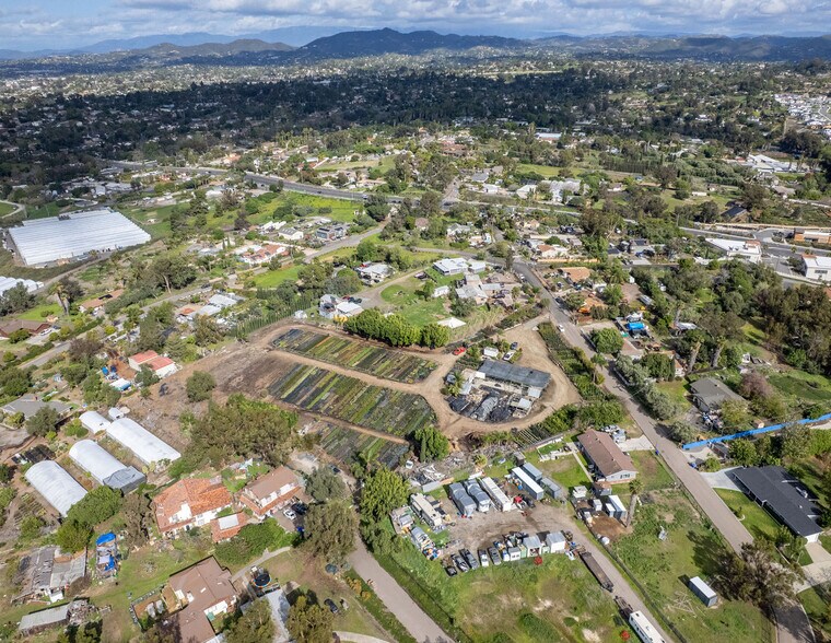 1431 Hedionda Ave, Vista, CA à vendre - Photo de l’immeuble – Image 3 sur 10