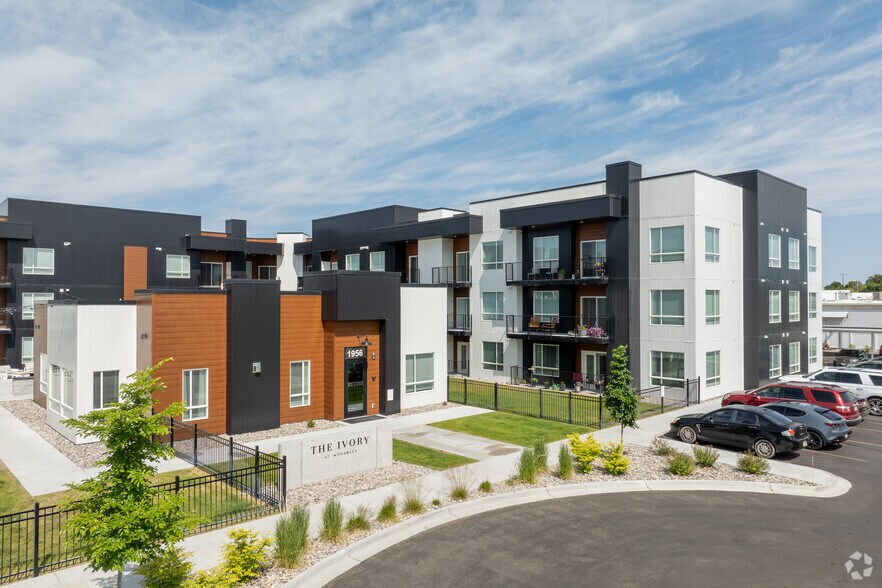 1915 S Woodruff Ave, Idaho Falls, ID à vendre - Photo de l’immeuble – Image 1 sur 50