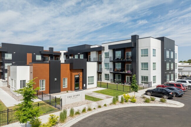 Plus de détails pour 1915 S Woodruff Ave, Idaho Falls, ID - Logement à vendre