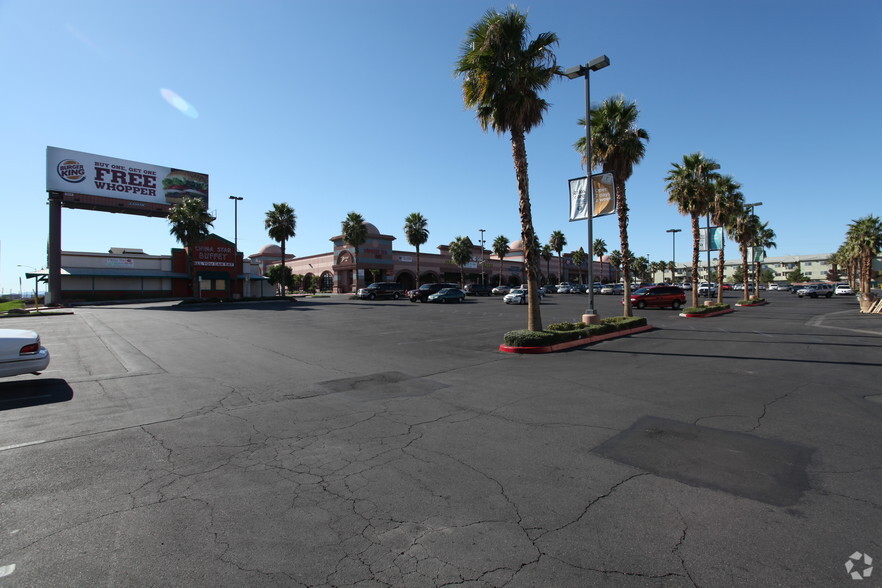 4965-5035 W Tropicana Ave, Las Vegas, NV à louer - Photo de l’immeuble – Image 3 sur 8