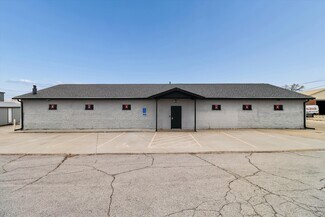 Plus de détails pour 1525 E Army Post Rd, Des Moines, IA - Local commercial à vendre
