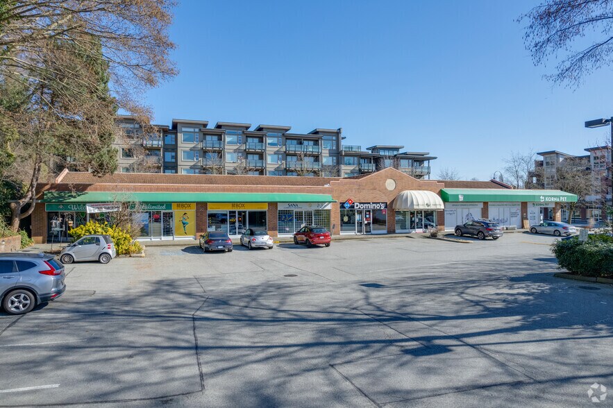 1192 Marine Dr, North Vancouver District, BC à louer - Photo principale – Image 1 sur 18