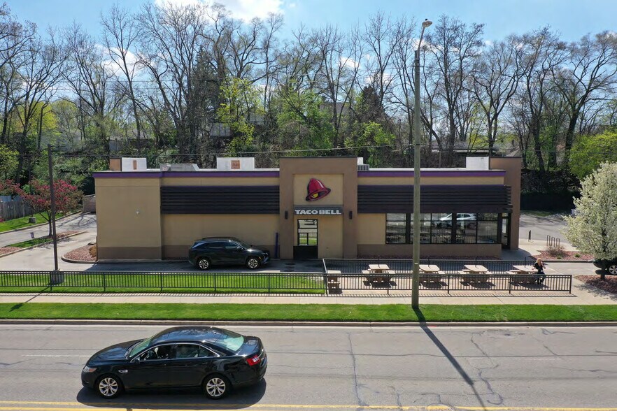 1014 Michigan St NE, Grand Rapids, MI à vendre - Photo principale – Image 1 sur 10