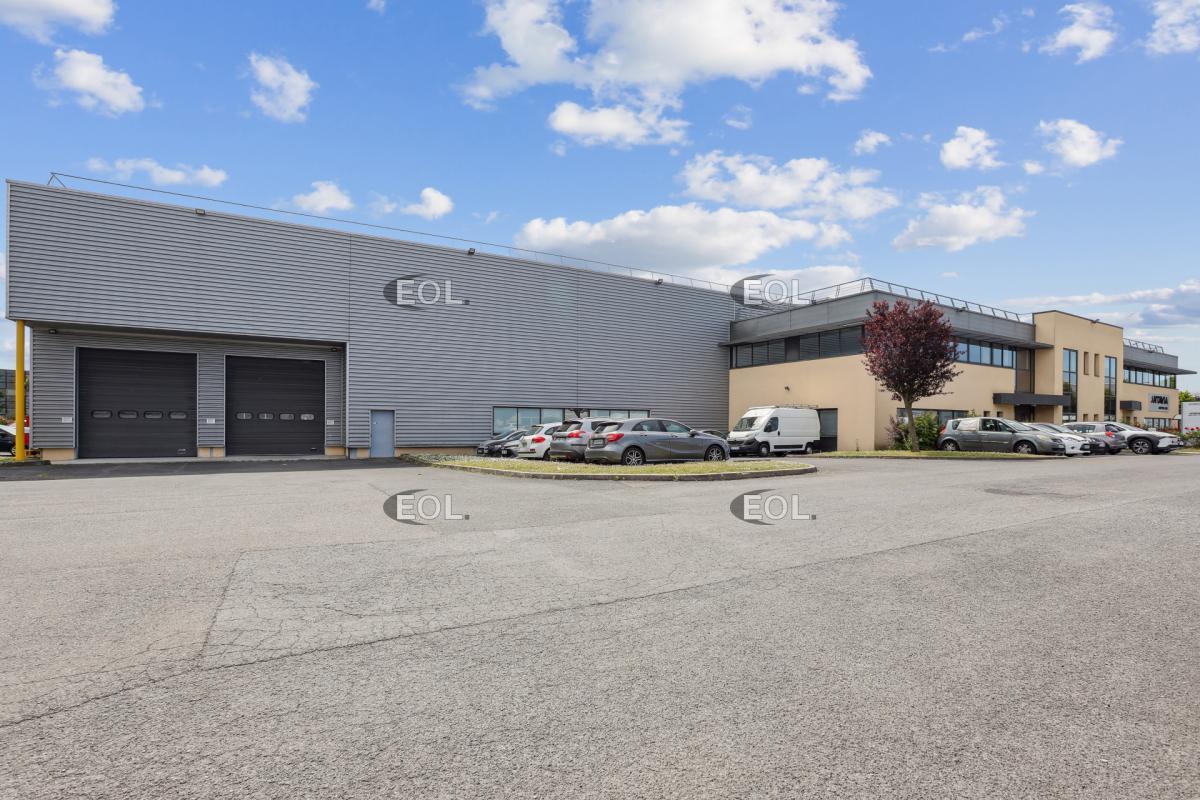 Industriel/Logistique dans Le Mesnil-Amelot à louer Photo de l’immeuble– Image 1 sur 14