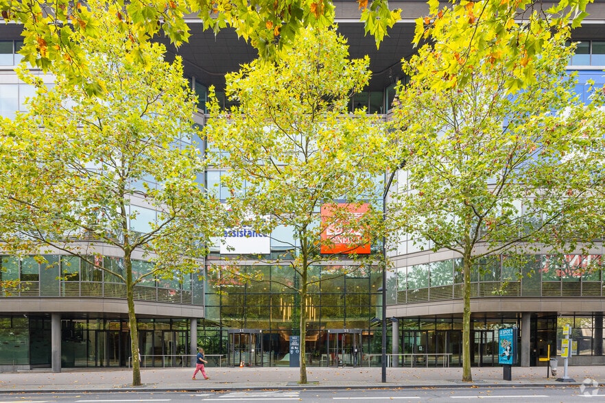 Bureau dans Saint-Denis à louer - Photo de l’immeuble – Image 3 sur 3