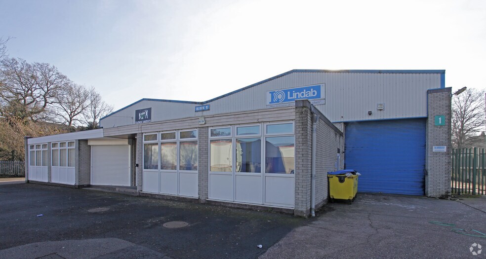 Bromsgrove Rd, Halesowen à louer - Photo de l’immeuble – Image 2 sur 4