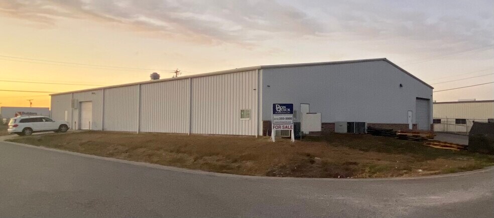 501 Tradesmen's Park Dr, Hutto, TX à louer - Photo de l’immeuble – Image 3 sur 10