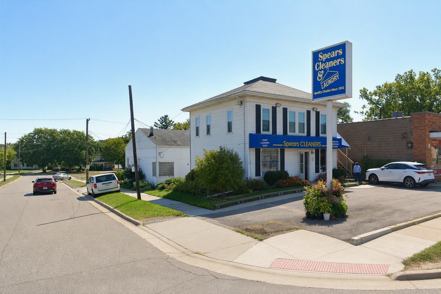 178 Northbound Gratiot Ave, Mount Clemens, MI à vendre - Photo principale – Image 1 sur 2