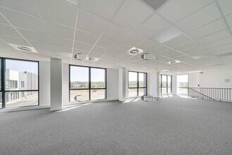 Local d’activités dans Saint-Priest à louer Photo intérieure– Image 2 sur 4