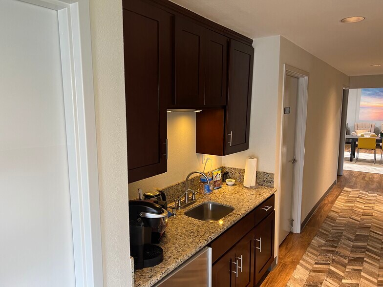 17307 Mount Wynne Cir, Fountain Valley, CA à louer - Photo de l’immeuble – Image 3 sur 10