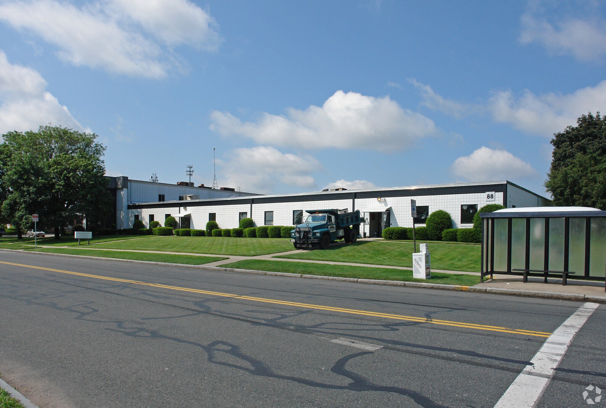 88-96 Industry Ave, Springfield, MA à louer Photo principale– Image 1 sur 6