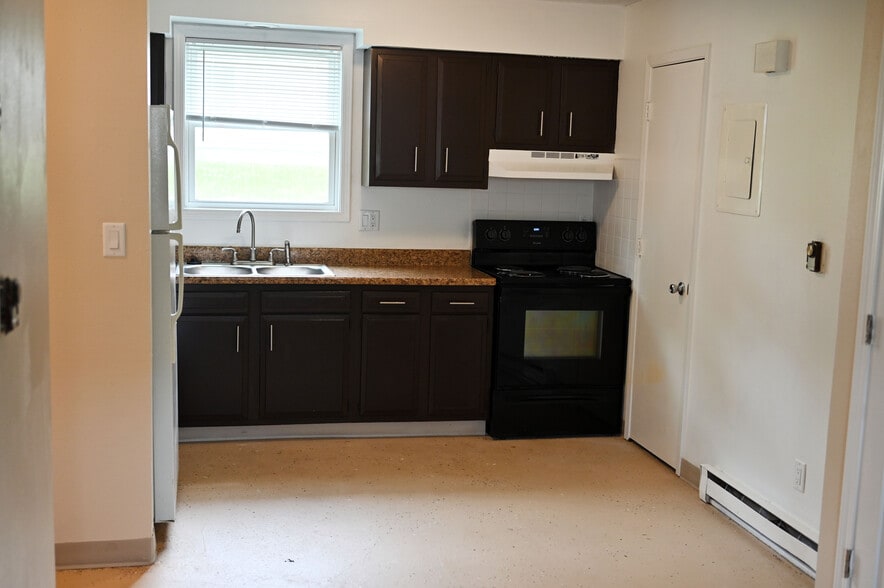 4719 Toronto St, Ames, IA à vendre - Photo intérieure – Image 2 sur 8