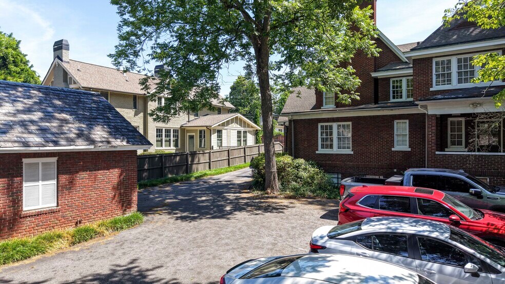 1310 Augusta St, Greenville, SC à louer - Photo de l’immeuble – Image 3 sur 8