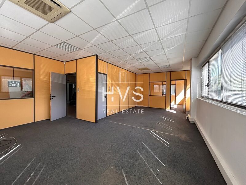 532 Avenue Des Chasseens, Gardanne à louer Photo intérieure– Image 1 sur 7