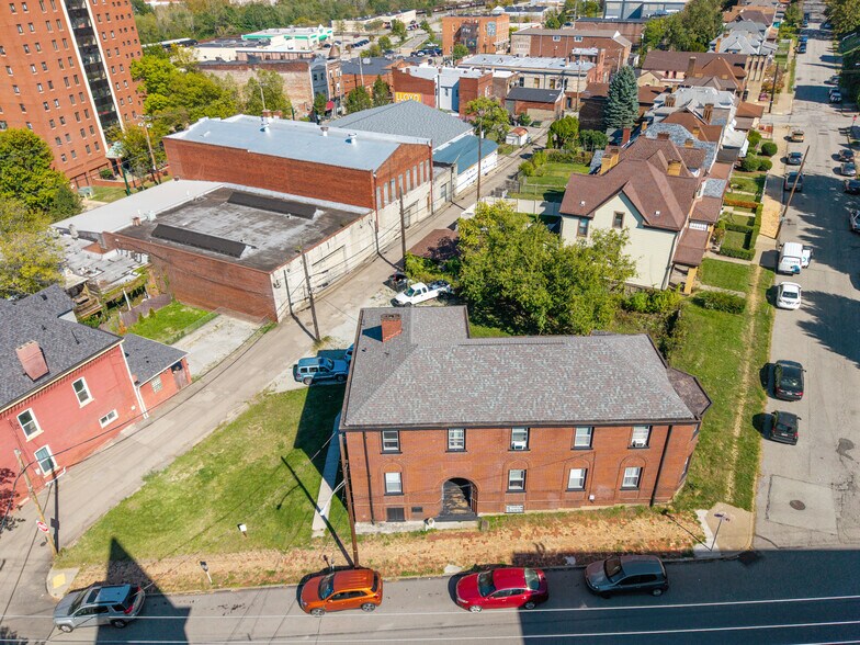 815 McClure St, Munhall, PA à vendre - Photo de l’immeuble – Image 2 sur 25