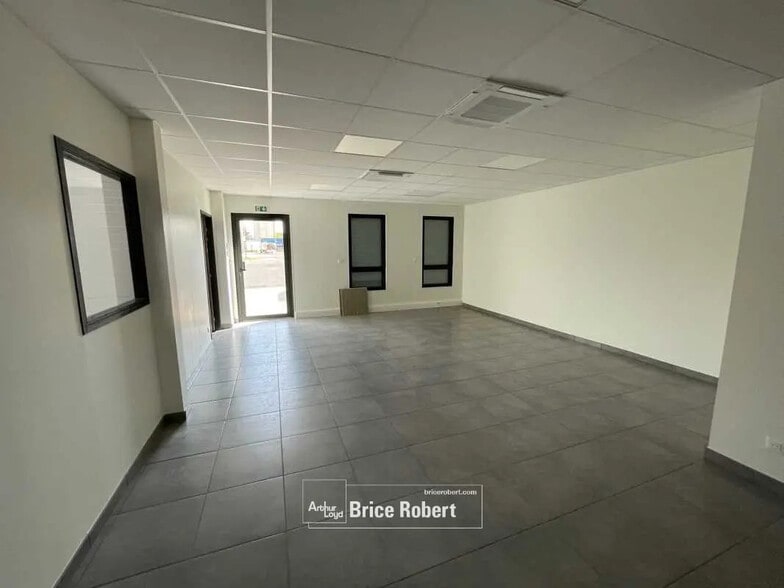 Bureau dans Corbas à louer - Photo intérieure – Image 3 sur 6