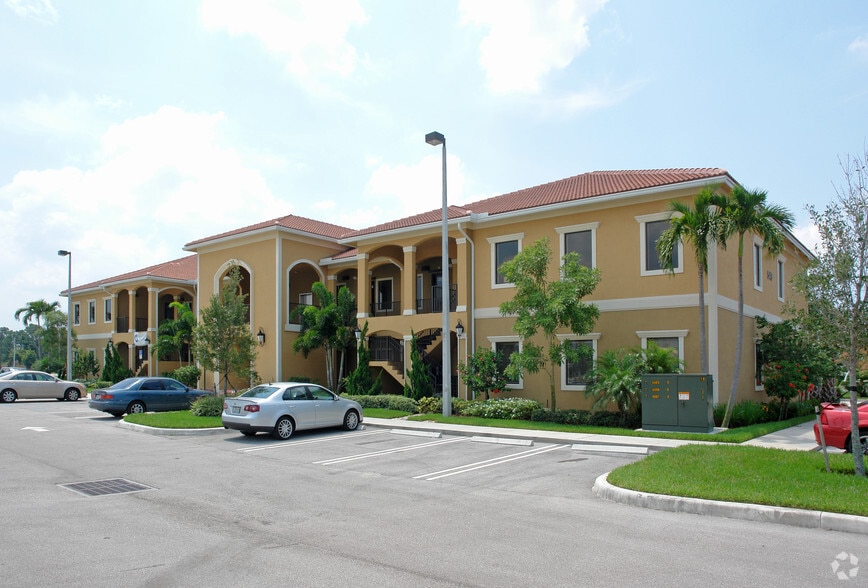 549 NW Lake Whitney Pl, Port Saint Lucie, FL à vendre - Photo de l’immeuble – Image 3 sur 20