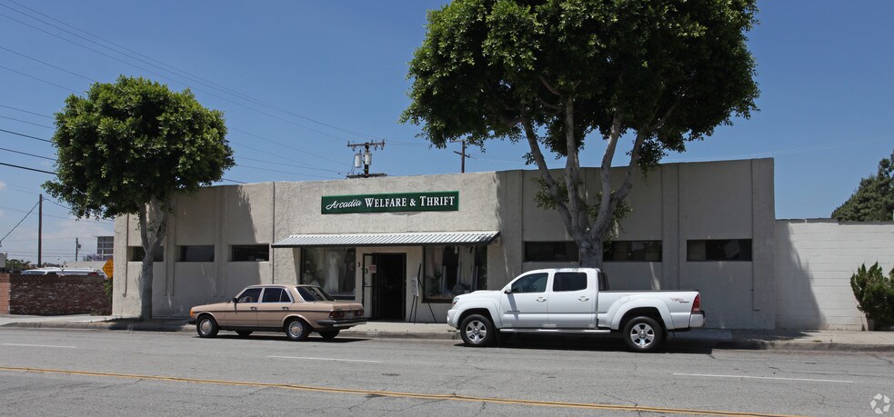 323-325 N 1st Ave, Arcadia, CA à louer - Photo de l’immeuble – Image 3 sur 6