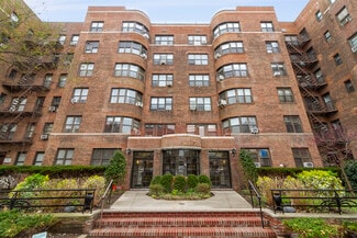 Plus de détails pour 98120 Queens Blvd, Rego Park, NY - Logement à vendre