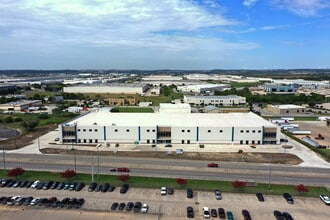 7023 FM 3009, Schertz, TX à louer Photo de l’immeuble– Image 1 sur 2
