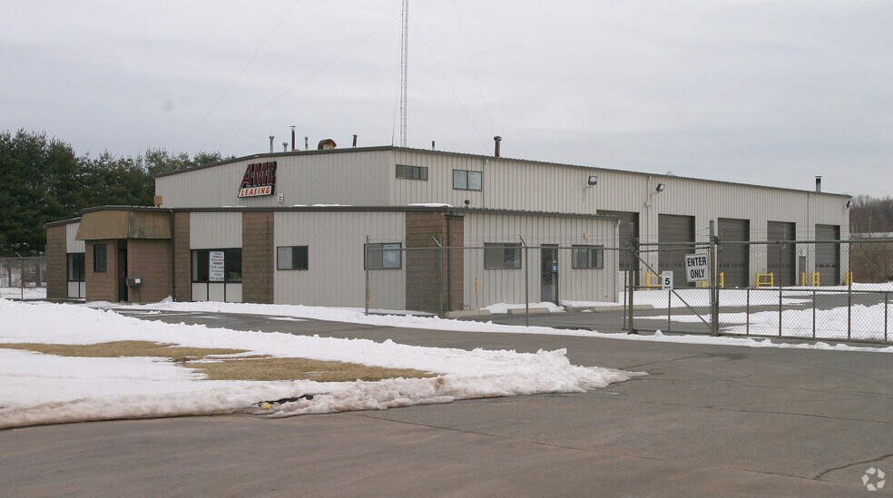 283 Burnham St, East Hartford, CT à vendre - Photo de l’immeuble – Image 2 sur 4