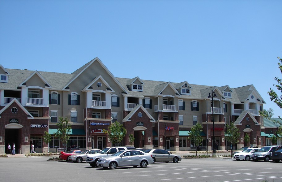 650 Stoney Creek Ln, Newport News, VA à louer - Photo de l’immeuble – Image 3 sur 14