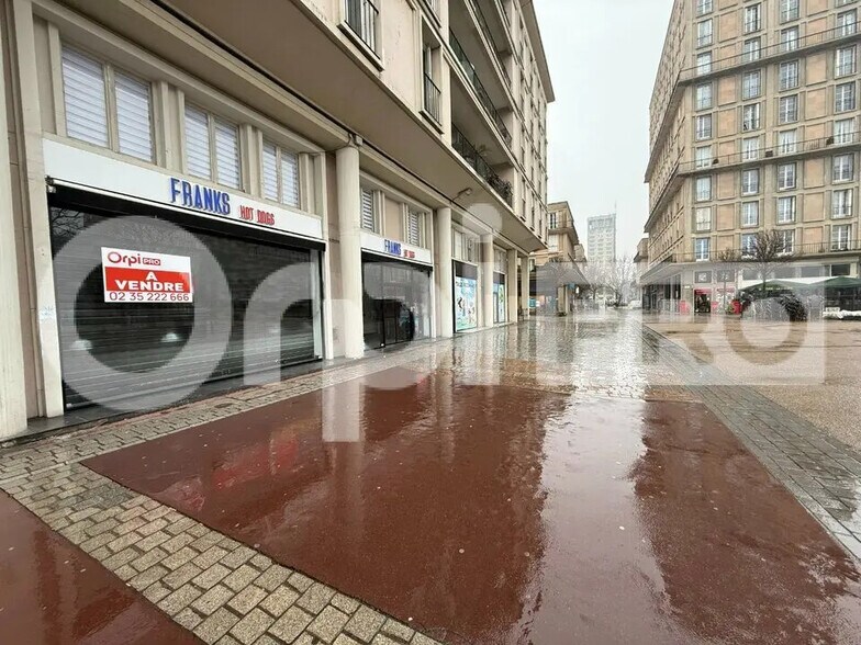 Local commercial dans Le Havre à louer - Photo de l’immeuble – Image 3 sur 8