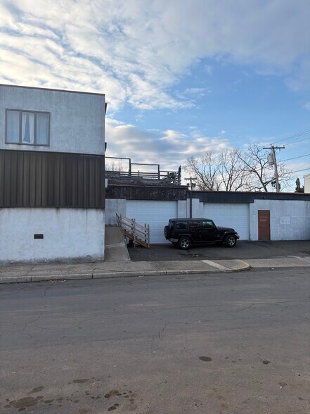 135 E Main St, Lansdale, PA à vendre - Photo de l’immeuble – Image 2 sur 9