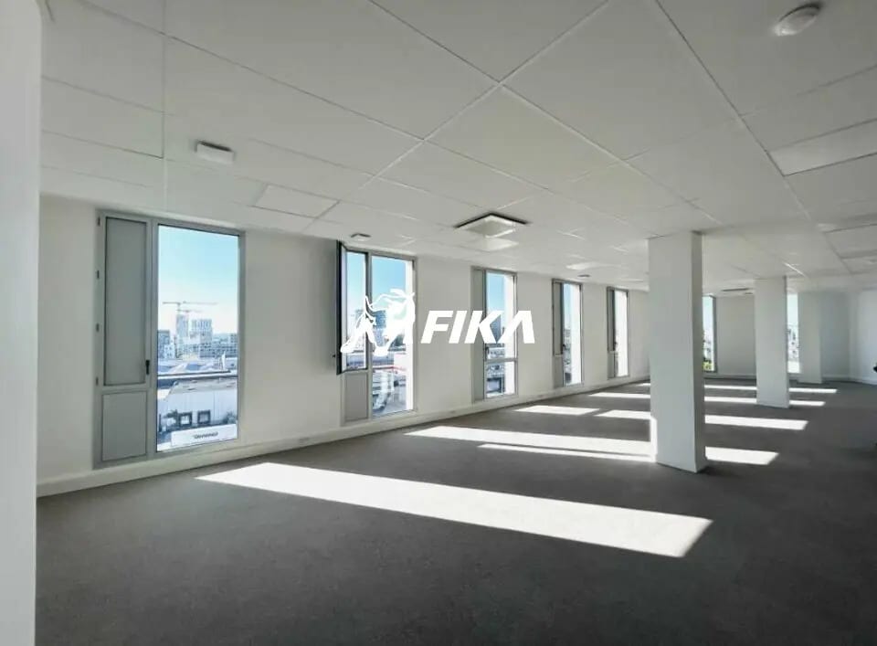 Bureau dans Bordeaux à louer Photo de l’immeuble– Image 1 sur 17