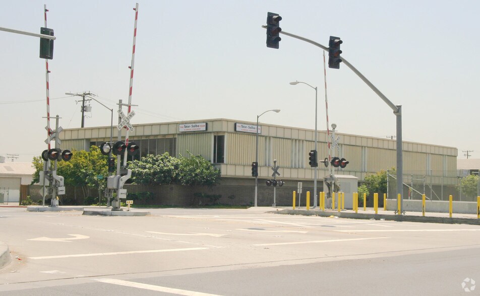 10700 Alameda St, Lynwood, CA à louer - Photo de l’immeuble – Image 3 sur 8