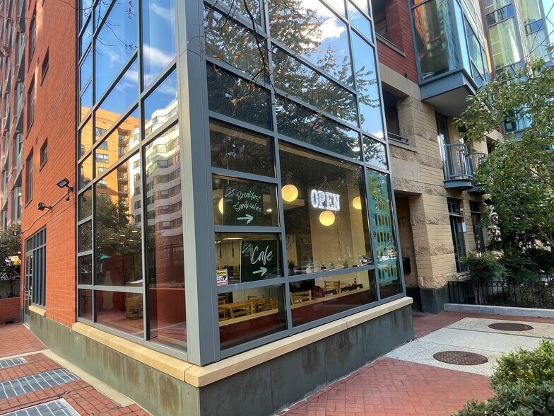 1117 10th St NW, Washington, DC à vendre - Photo de l’immeuble – Image 1 sur 4