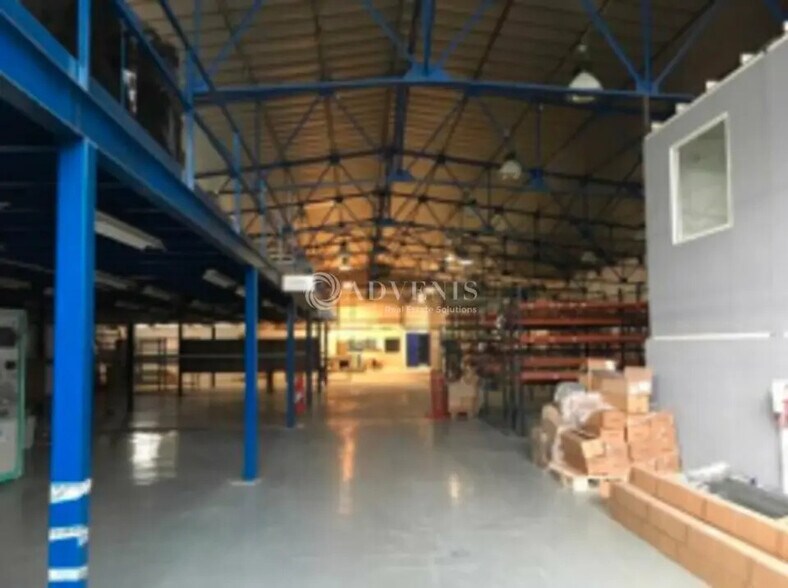 Local d’activités dans Nanterre à louer - Photo de l’immeuble – Image 3 sur 5