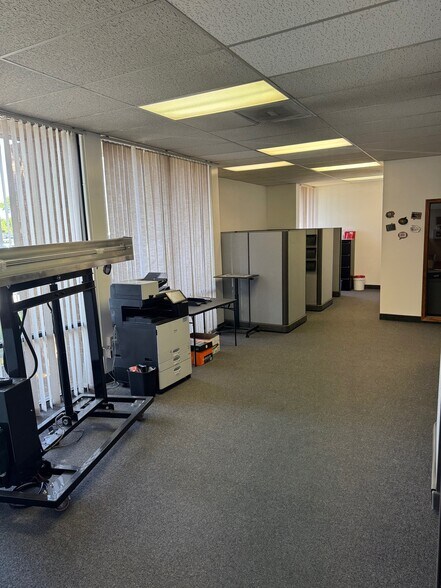 4980 W Amelia Earhart, Salt Lake City, UT à louer - Photo de l’immeuble – Image 2 sur 7