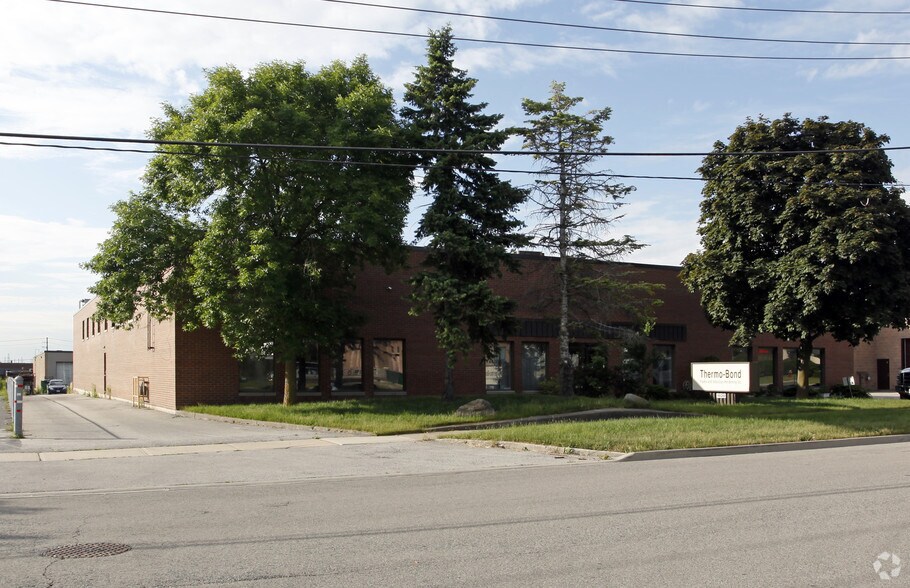 1020 Stacey Ct, Mississauga, ON à vendre - Photo de l’immeuble – Image 2 sur 2