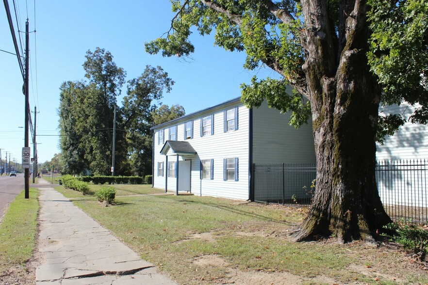1225 Bailey Ave, Jackson, MS à vendre - Photo de l’immeuble – Image 2 sur 16