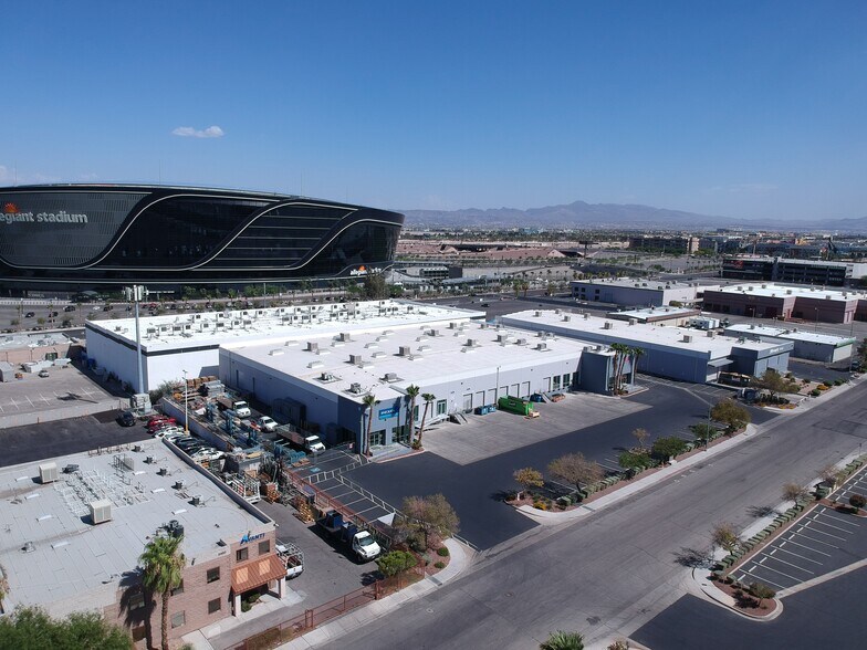 5440 Procyon St, Las Vegas, NV à louer - Photo de l’immeuble – Image 2 sur 2