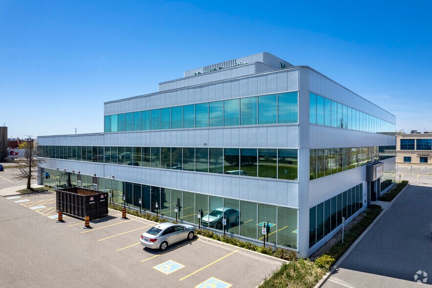 2360 Bristol Cir, Oakville, ON à louer - Photo de l’immeuble – Image 2 sur 6