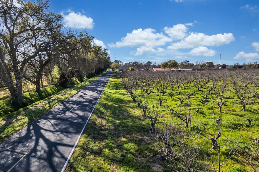 9503 Barber Rd, Galt, CA à vendre - Photo de l’immeuble – Image 3 sur 95