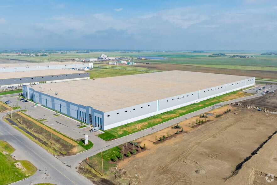 30 High Plains Trl, Calgary, AB à louer - Aérien – Image 3 sur 3