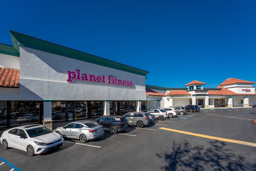 3720-3780 Mission Ave, Oceanside, CA à louer - Photo de l’immeuble – Image 3 sur 9