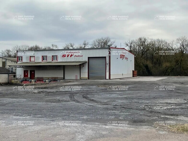 Local d'activités dans Bertrange à vendre - Photo de l’immeuble – Image 3 sur 17