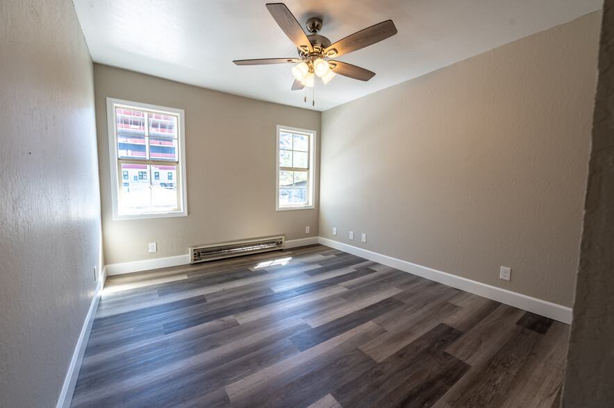 1449 Hillside Dr, Reno, NV à vendre - Photo de l’immeuble – Image 2 sur 37