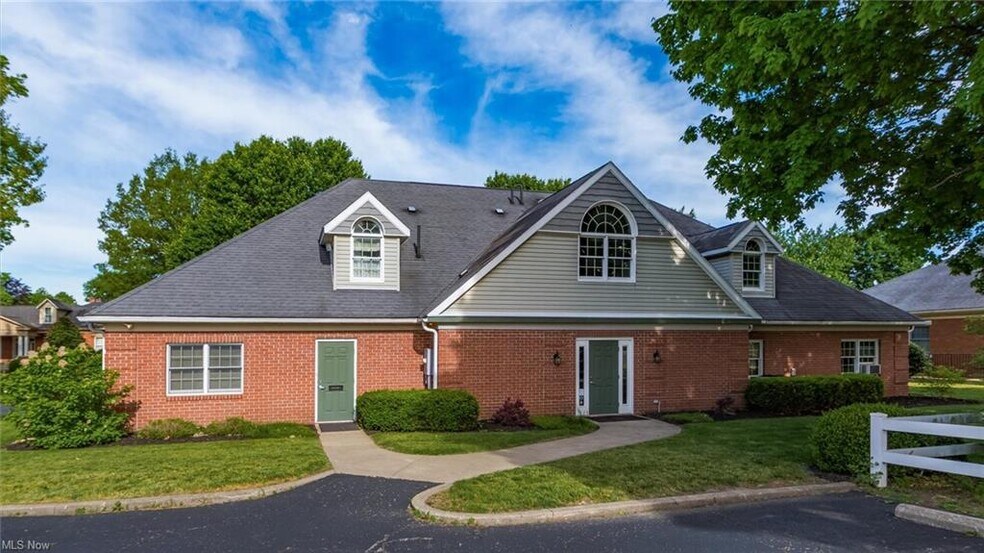 240 S 4th St, Coshocton, OH à louer - Photo de l’immeuble – Image 3 sur 35