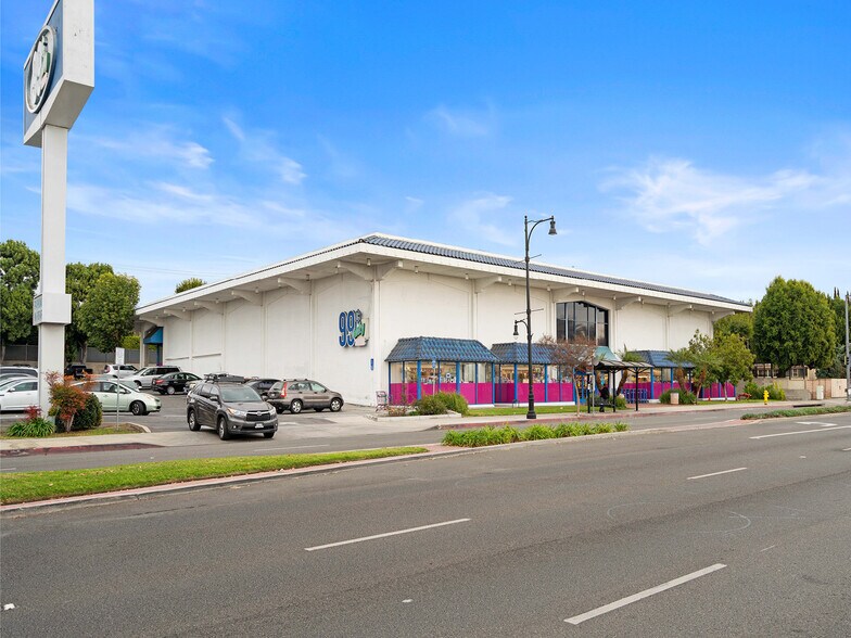 15345 Whittier Blvd, Whittier, CA à louer - Photo de l’immeuble – Image 2 sur 7
