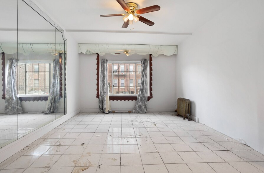 341 E 51st St, Brooklyn, NY à vendre - Photo intérieure – Image 3 sur 26