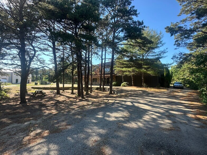 22 A St, Edgartown, MA à vendre - Photo de l’immeuble – Image 2 sur 53